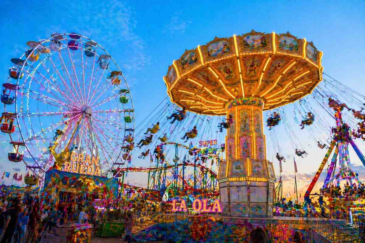 Vier Verletzte bei Unfall auf Jahrmarkt in Sevilla – Divers / Vermischtes (Fahrgeschaeft)