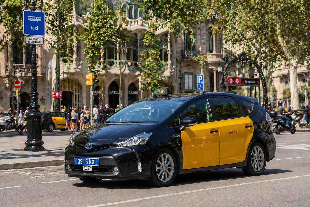 Stillstand bei neuer Taxi-Regelung in Katalonien führt zu Chaos in Barcelona (Taxi Barcelona)
