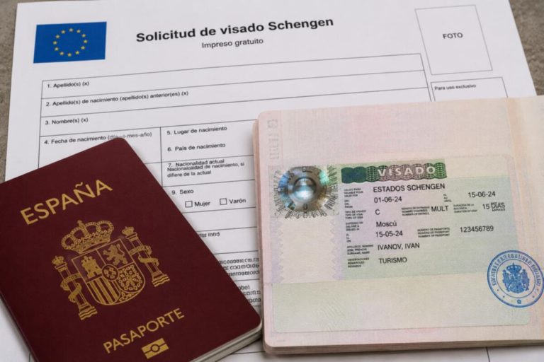 Schengen-Visum für Sommer 2026: Reisende in Spanien stehen unter Druck